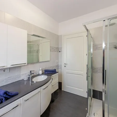 Casa Elena - Bella Vista *